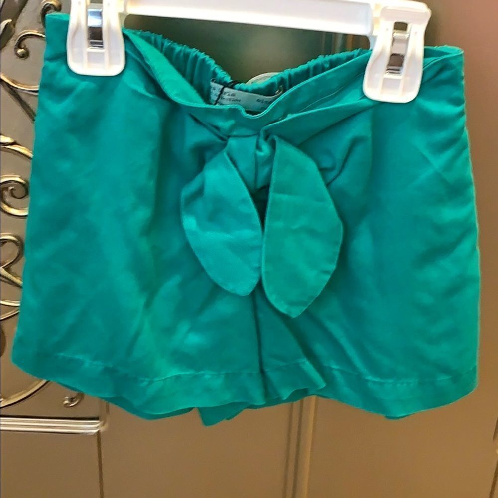 🎉last deal 🎉Green color shorts 🩳